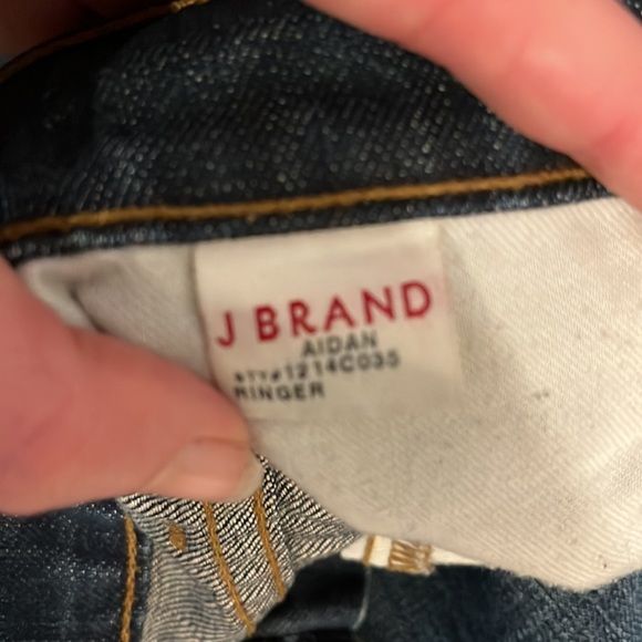 J Brand
Blue/ Distressed Aidan Ringer Boyfriend Cut Jeans, size 28 - Picture 8 of 8